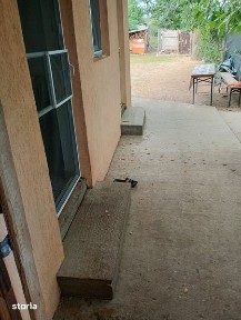 vand casa 3 camere din caramida la tara