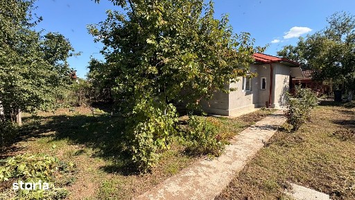 Casă singur în curte, 6 camere, teren 1144 mp Brosteni Ialomita