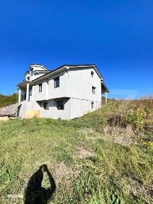 Casa individuala, 900 mp teren, zona La soare