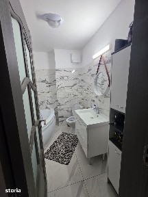 Închiriez apartament cu două camere pe termen lung în Green Residen
