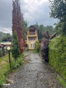 CASĂ CU DOUĂ LOCUINȚE ȘI TEREN DE 897 MP - RUNCU, DAMBOVIȚA