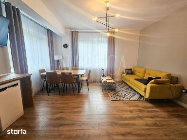 Apartament 3 camere de vanzare in Floresti