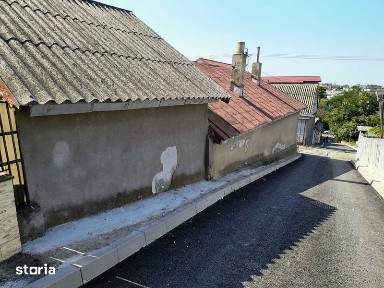 Casa si garaje de vanzare zona Podgorilor 295 + 65 mp