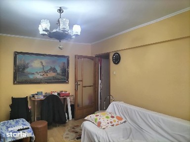 Apartament 2 camere, spaţios, zonă centrală Mioveni