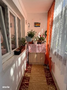 De vanzare apartament cu 3 camere, 90mp, balcon spatios, 66000euro