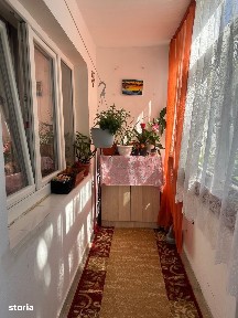 De vanzare apartament cu 3 camere, 90mp, balcon spatios, 66000euro
