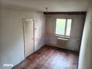 Apartament 2 camere, 36 mp, Alexandru cel Bun - etaj 2, centrala propr