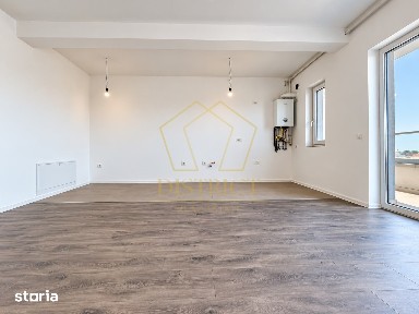 Apartament spatios cu 3 camere de vanzare, loc de parcare, zona Toront