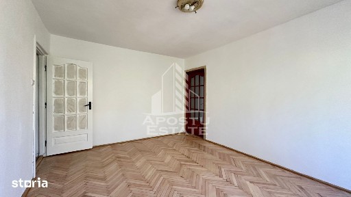 Apartament cu 3 camere si boxa, centrala proprie, Dacia