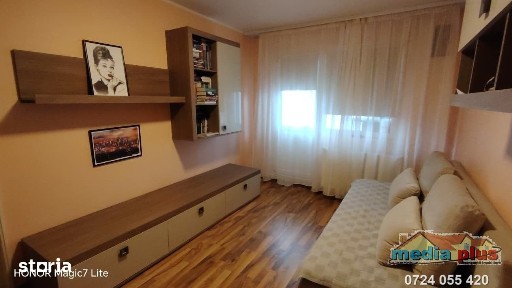 Apartament 3 camere de vânzare - Micro 39, strada Ionel Fernic