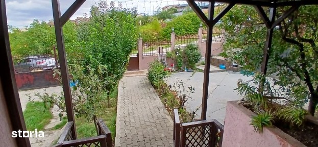 Vanzare casa individuala, spatioasa in Gruia teren 657 mp, zona linist
