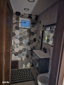 Casă de vânzare, 4 camere, curte împrejmuită