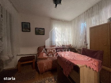 Apartament 2 camere, curte comuna. Zona Centrala