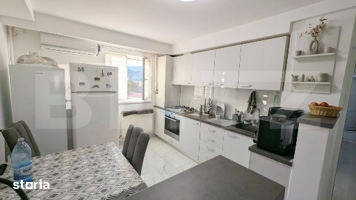 Apartament recent renovat, cetate, etaj intermediar