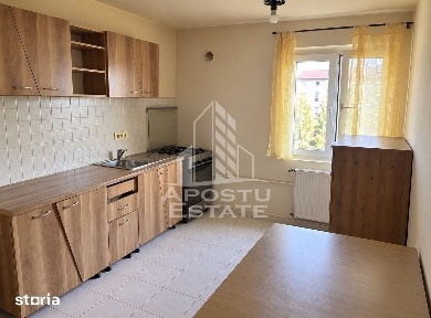 Apartament cu 2 camere, semidecomandat, zona Dambovita