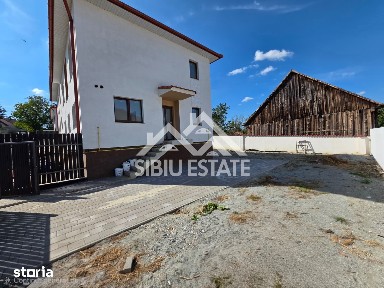Casa duplex, 310 mp teren, Sura Mica, Sibiu