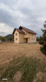 GURA RAULUI | CASĂ PE 3.046 MP, CU O PRIVELIȘTE DIFERITĂ LA FIECARE