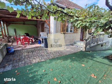 Casa cu 3 camere terasa si teren de 488 mp zona Parcul Sub Arini