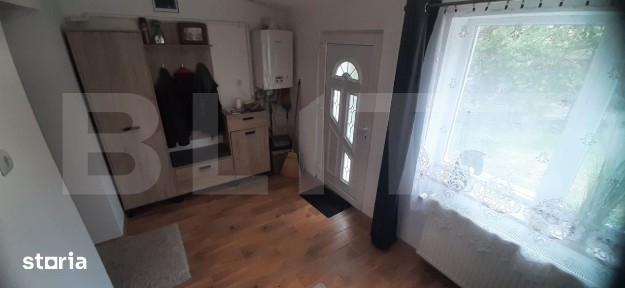 Apartament de vanzare, la casa, cu 2 camere si garaj 66 mp zona Lazar