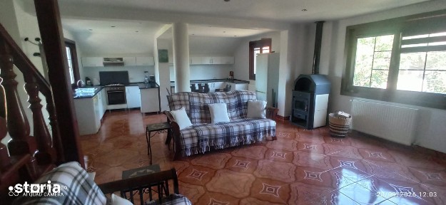 Casa la cheie cu teren mare, in Ghioroc