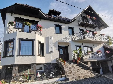 Casa, pensiune cu piscină, SPA, la 20 km de Baia Mare