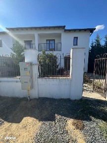 CASA SPATIOASA 4 DORMITOARE BUCATARIE INCHISA ZONA SERENA ASFALT SI TO
