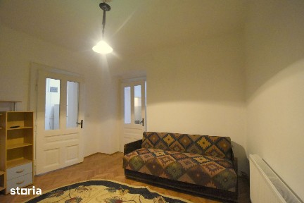 Apartament la casa de închiriat în zona Mehala