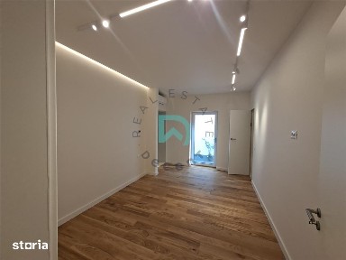 casa 4 camere Bartolomeu curte individuala