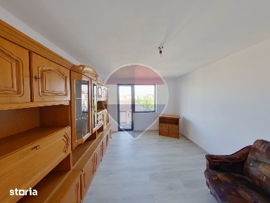 Apartament cu 3 camere de vânzare
