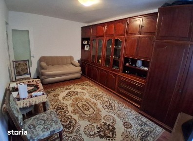 3 camere decomandat conf.1 Pacurari Petru Poni.1 et.1 Cod:163154