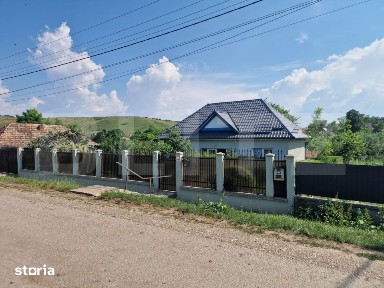 Casa, 2 camere, gradina 1000 mp, Camarasu