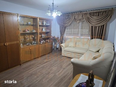 Ofer spre inchiriere apartament cu 2 camere decomandat Casa de Cultura