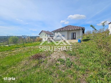 Casa noua pe un nivel, pivnita si curte mare 800 mp