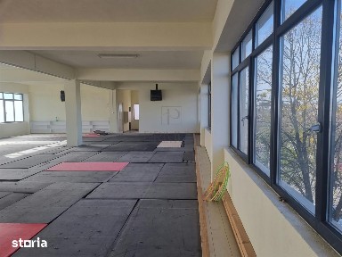 Spatiu de inchiriat - centrala proprie - etaj 2 - 210 mp