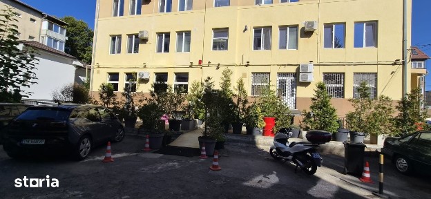 Spatiu Comercial Birouri 80 mp Complex studentesc 1.000 euro