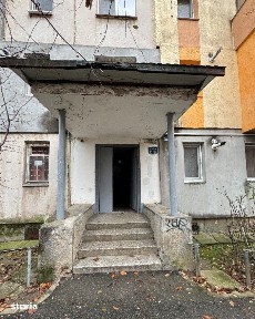 Hunedoara, Apartament-3 camere, 51 mp utili, etaj 3/4.