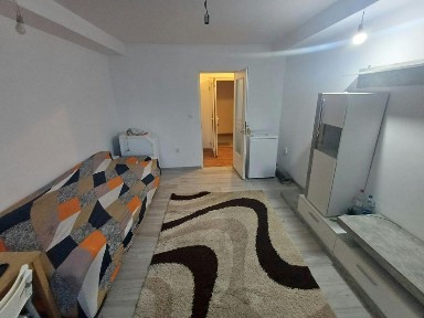 Garsoniera de vânzare