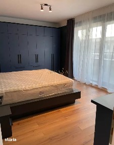 Apartament 3 camere, terasa privata si parcare in zona centrala din Cl