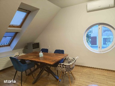 Apartament cu 3 camere, aer condiționat și loc de parcare