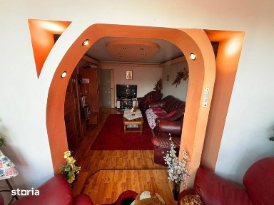 Vand apartament 3 camere