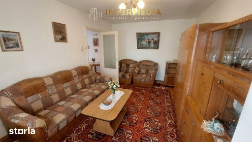 Apartament cu 3 camere spatios in bloc de caramida, etajul 1, CETATE