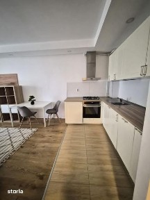 Vând apartament 2 camere Cosmopolis si loc de parcare