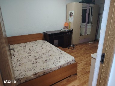 Vând garsoniera Mioveni etaj 1,cf1/decomandata, mobilată