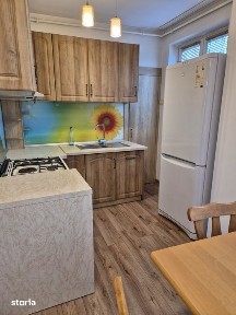 Inchiriez apartament cu 4 camere zona Facultati de litere 550 euroluna