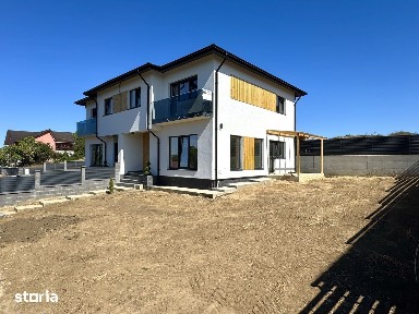 Pozitie buna!300mp teren!CANALIZARE!Incalz in pard!Casa Bucium-Hlincea