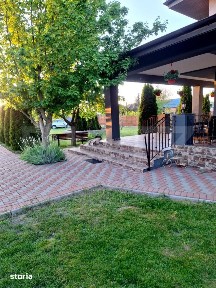 Casa 4 camere, 200 mp util, 1300 mp teren in proprietate, Sculeni