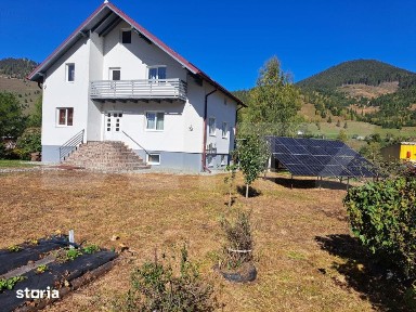 Casa de vanzare, 390 mp, zona Botos