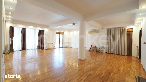 Vila cu piscina privata | 6 dormitoare | cartier rezidential