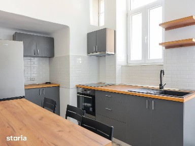 APARTAMENT ULTRACENTRAL, 72 MP, BALCON CU VEDERE SPRE CRIȘUL REPEDE