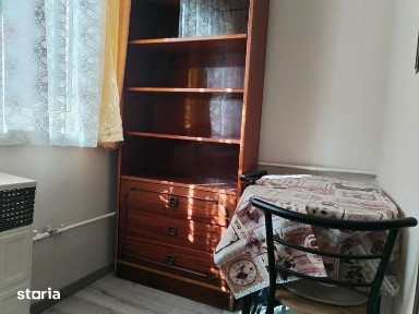 Închiriez garsoniera